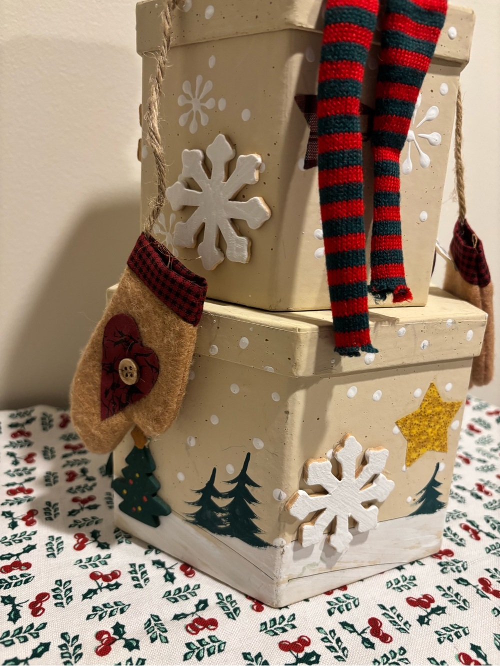 Holiday Snowman Decorative Stackable Box - Cream with Red & Green Scarf - Picture 4 of 10